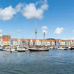 608s Two Bedroom Apartment, Terrace & Harbor View 海勒武特斯莱斯