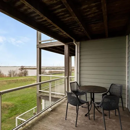 608s Two Bedroom Apartment, Terrace & Harbor View Hellevoetsluis